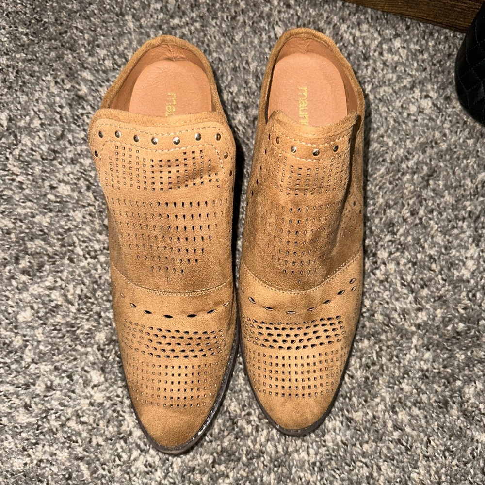 Maurice’s shoes